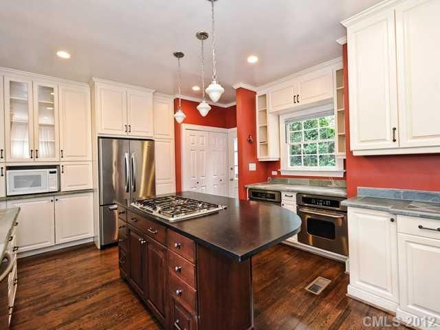 1441 W Queens Rd, Charlotte, NC 28207