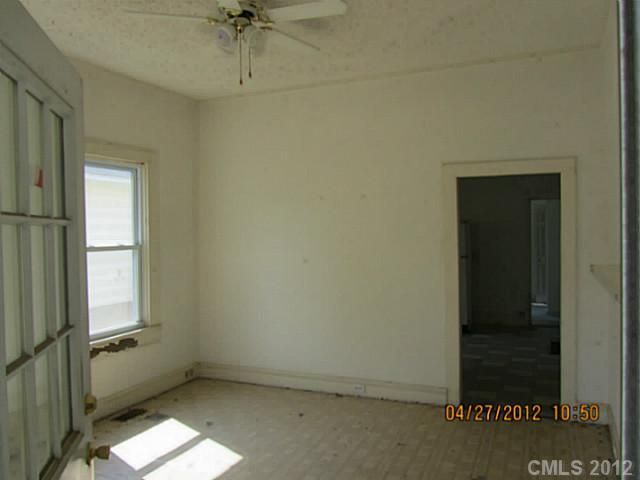 4 Maple Ave, Gastonia, NC 28054