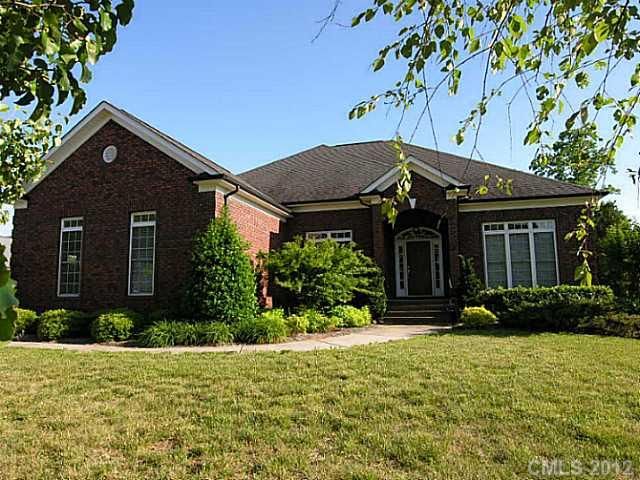 4832 Sherborne Dr, Harrisburg, NC 28075