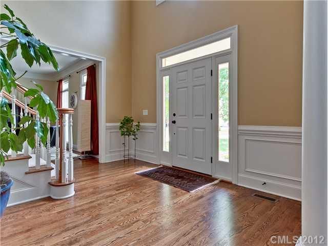 9235 Whispering Wind Dr, Charlotte, NC 28277