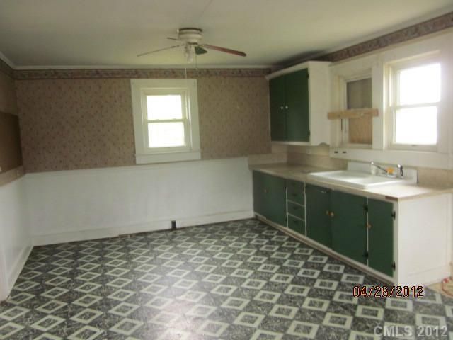 305 Prior Ave, Concord, NC 28025