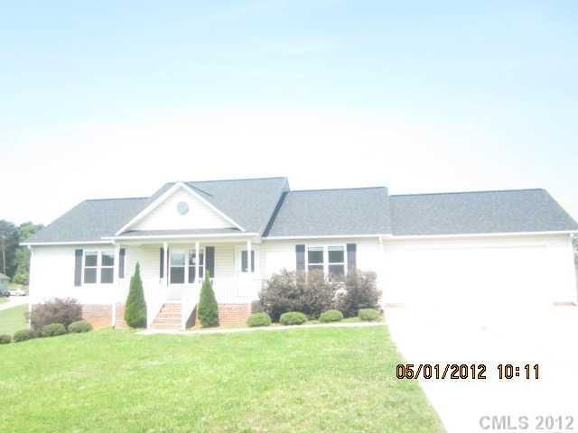 2093 Oklahoma Ct, Lincolnton, NC 28092