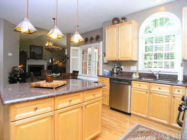 8118 Sealey Ct, Charlotte, NC 28277