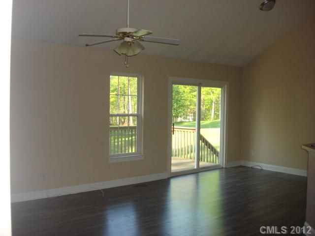 7393 Summitt Dr, Denver, NC 28037