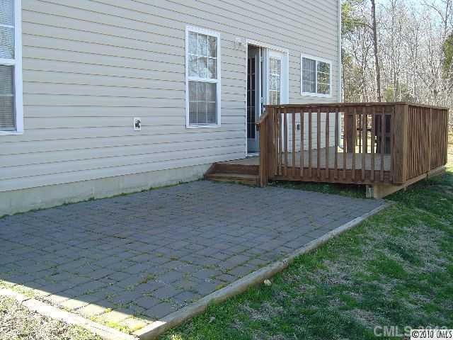 8726 Buttonwood Ct, Charlotte, NC 28215
