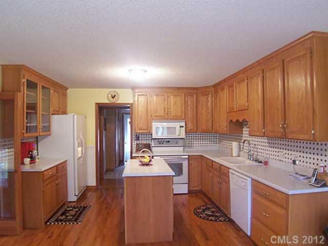 201 Nancy Ln, Gaffney, SC 29341
