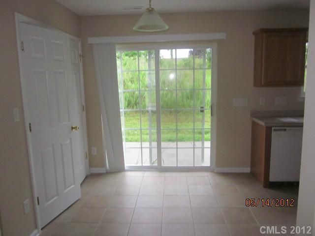 2200 Oakhurst Ct, Kannapolis, NC 28081