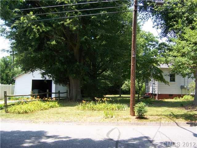 1661 E Perry St, Gastonia, NC 28054