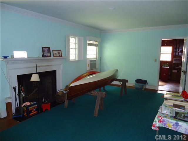 904 Poindexter Dr, Charlotte, NC 28209