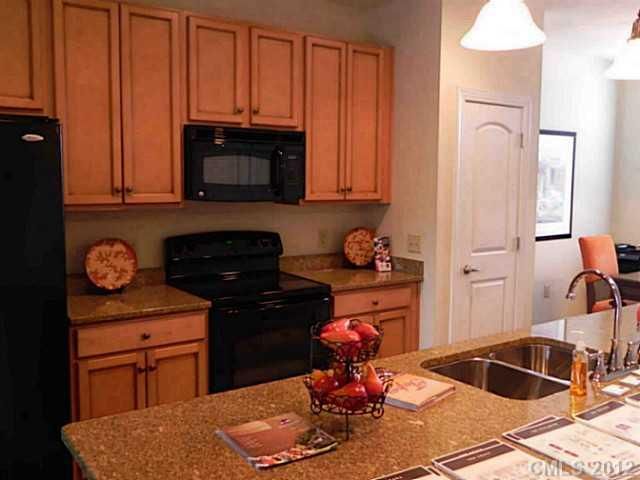 121 E Irving Ave #E, Mooresville, NC 28117