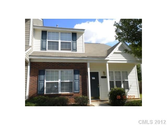 5325 Magnolia Tree Ln, Charlotte, NC 28215