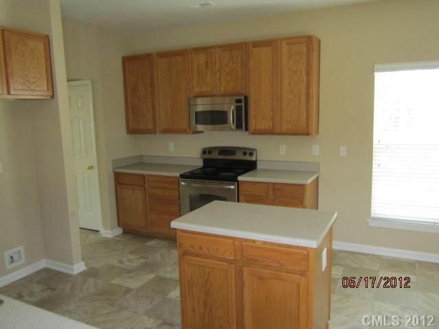 2582 NW Laurelview Dr, Concord, NC 28027