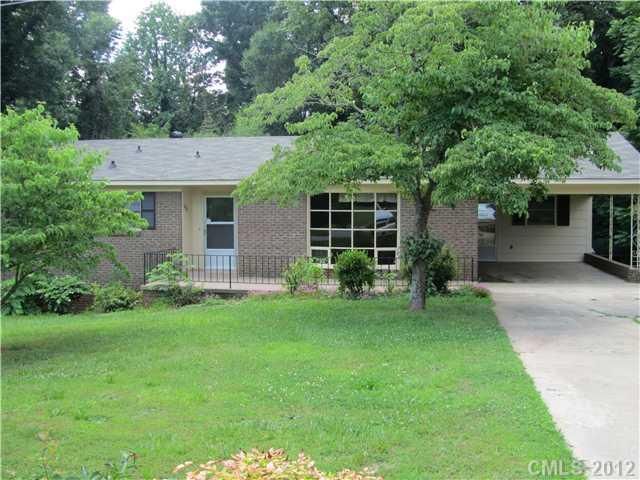 2038 Powerline Dr, Gastonia, NC 28054