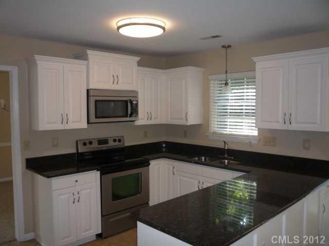 9406 Lake Spring Ave, Charlotte, NC 28216