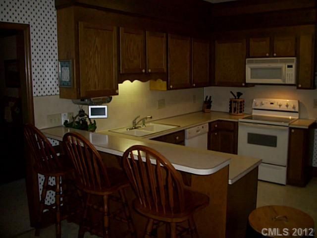 2015 Wedgewood Dr, Matthews, NC 28104