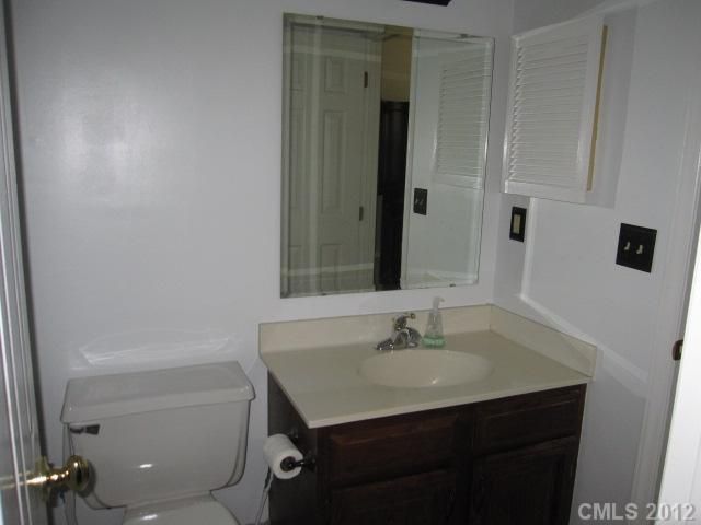2718 Tiergarten Ln #middle, Charlotte, NC 28210