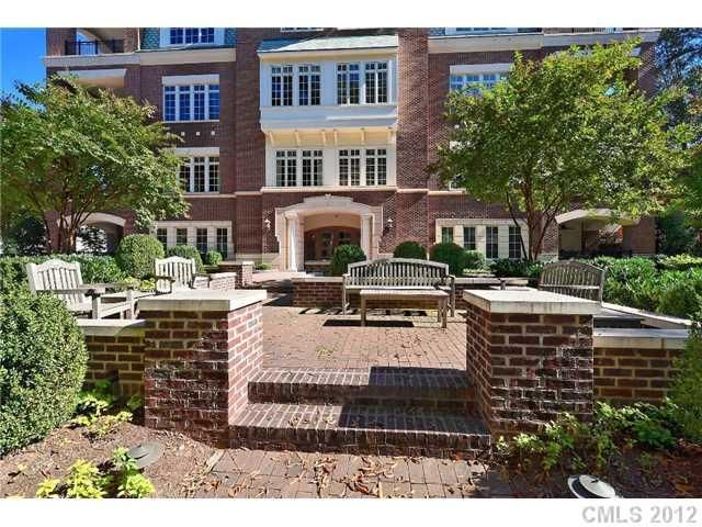 2223 Croydon Rd #202, Charlotte, NC 28207
