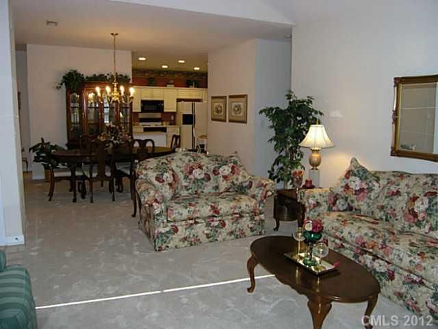 10909 Willow Crossing Dr #B-2, Charlotte, NC 28210