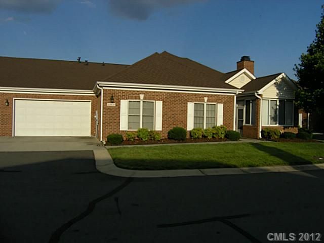 10909 Willow Crossing Dr #B-2, Charlotte, NC 28210