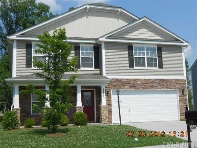 15423 Lakepoint Forest Dr, Charlotte, NC 28278
