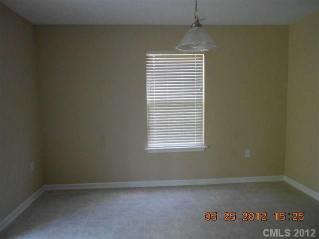15423 Lakepoint Forest Dr, Charlotte, NC 28278