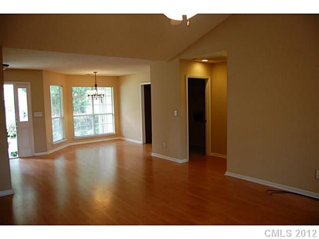 6311 Sunglow Ct, Charlotte, NC 28212
