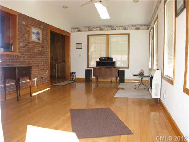 225 Longfield Dr, Mooresville, NC 28115