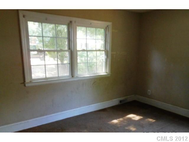 1710 Irma St, Charlotte, NC 28216