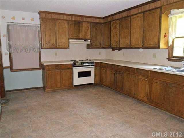 1110 Jennifer Ln #2, Cherryville, NC 28021