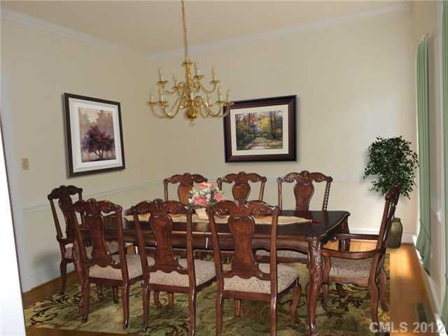 1212 Gateshead Ln, Matthews, NC 28105