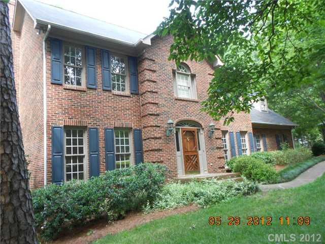 1212 Gateshead Ln, Matthews, NC 28105