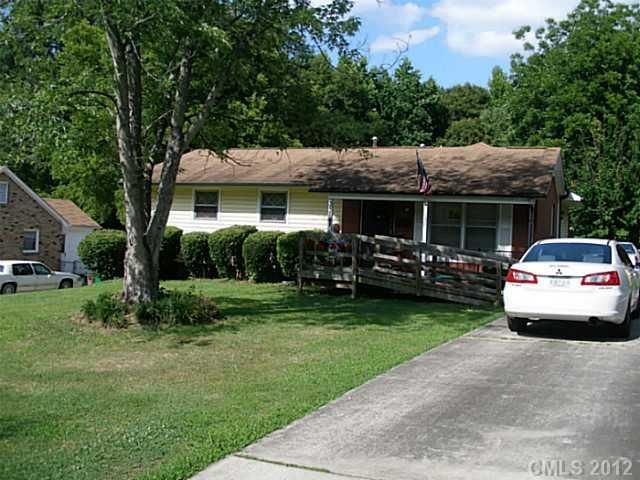 3227 Barfield Dr, Charlotte, NC 28217