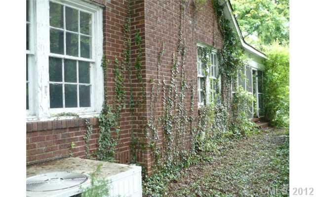 195 SW Spring St, Concord, NC 28025