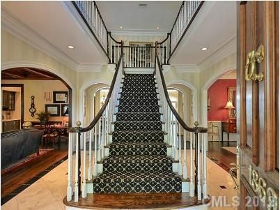 1869 W Queens Rd, Charlotte, NC 28207