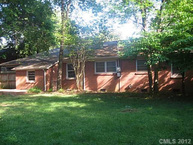809 Hartness Ave, Charlotte, NC 28211