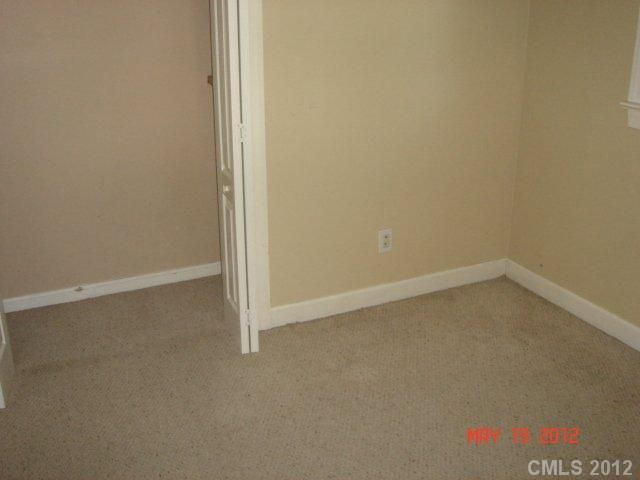 207 Meadow Dr, Gastonia, NC 28054
