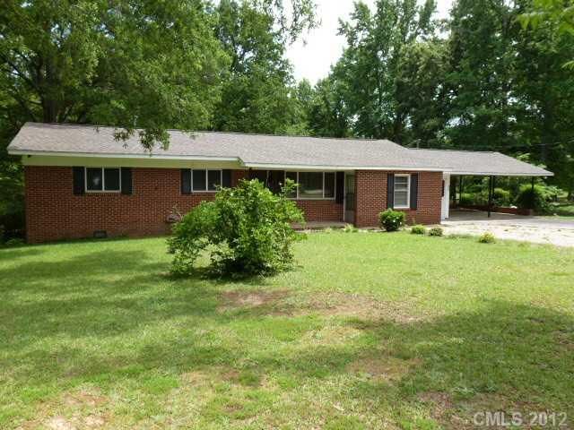 424 Community Ln, Lancaster, SC 29720