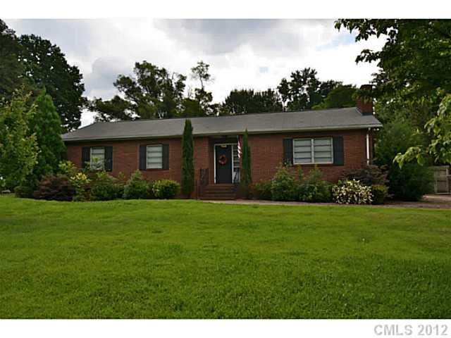 5626 Langley Cir, Charlotte, NC 28215