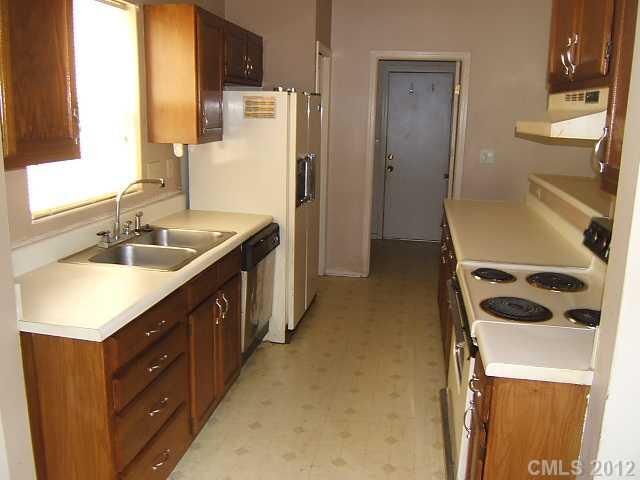 3524 Broad Oak Dr, Charlotte, NC 28273