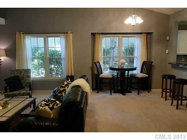 7537 Claymont Dr, Charlotte, NC 28227