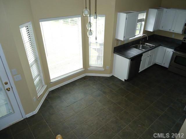 8406 Hirsch Dr, Charlotte, NC 28277