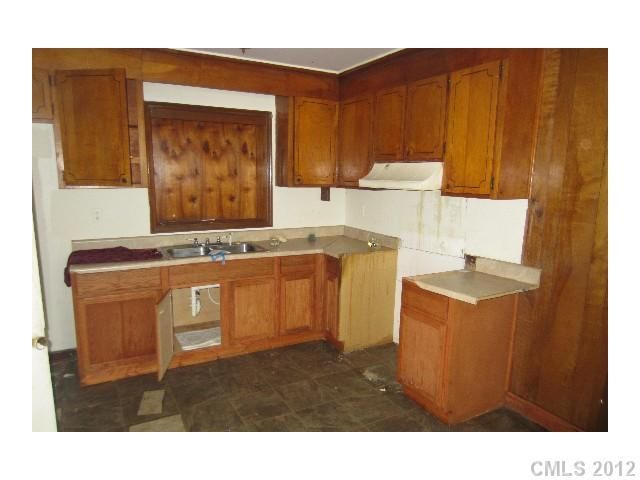 6309 Barrington Dr, Charlotte, NC 28215