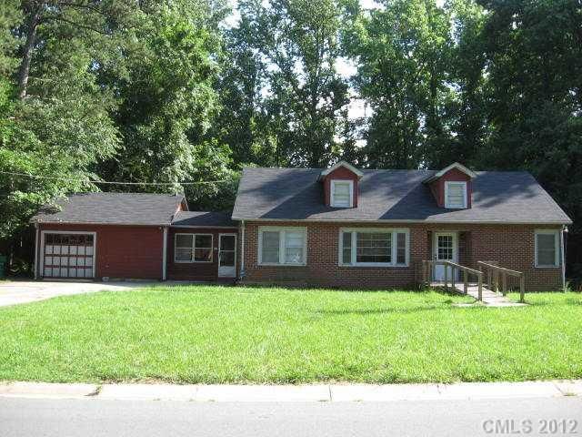 2014 Purser Dr, Charlotte, NC 28215