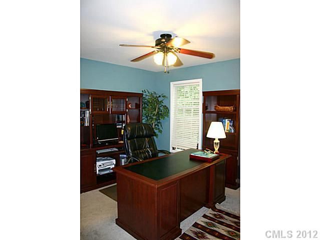 2823 Glen Summit Dr, Charlotte, NC 28270
