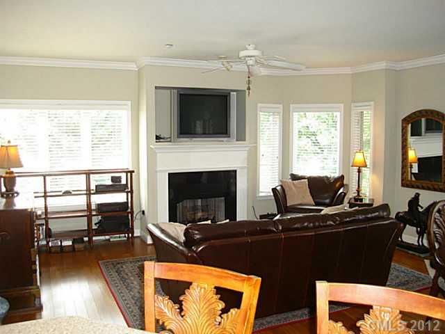 415 Church St #213, Charlotte, NC 28202