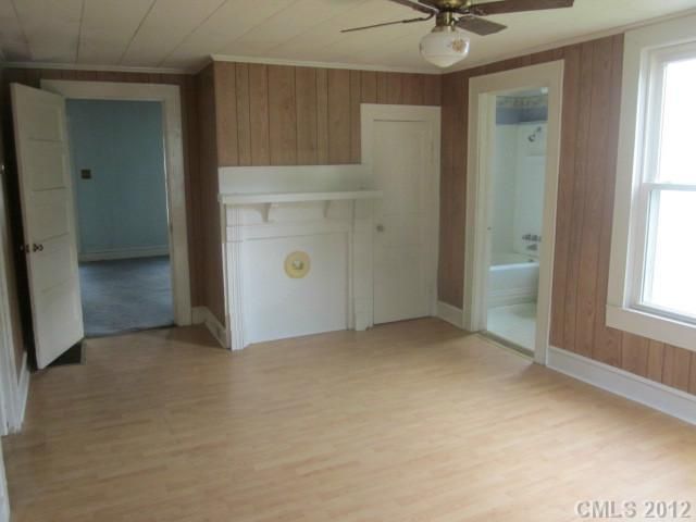 31 SW White St, Concord, NC 28025