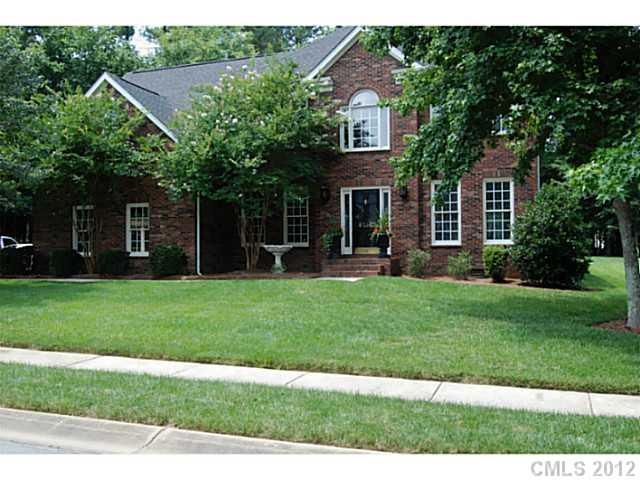6115 Glen Manor Dr, Charlotte, NC 28269