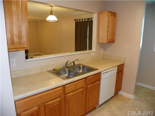 437 Splicewood Dr, Concord, NC 28027