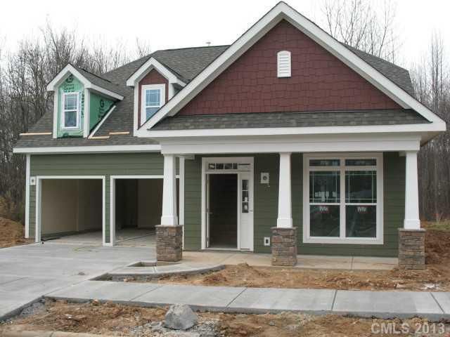8811 Lake Pines Dr, Cornelius, NC 28031