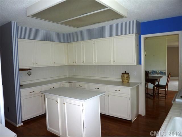 2078 Marquesas Ave, Tega Cay, SC 28708